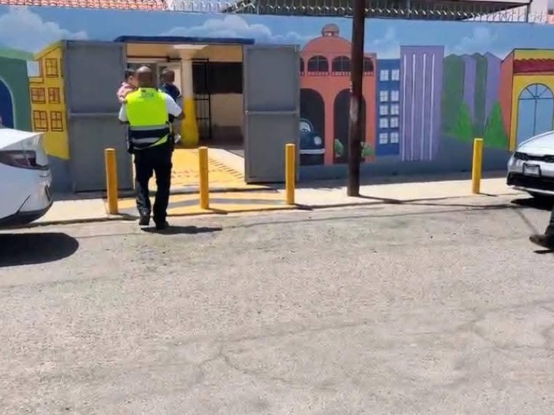 Evacúan guardería en Hermosillo tras explosión de transformador