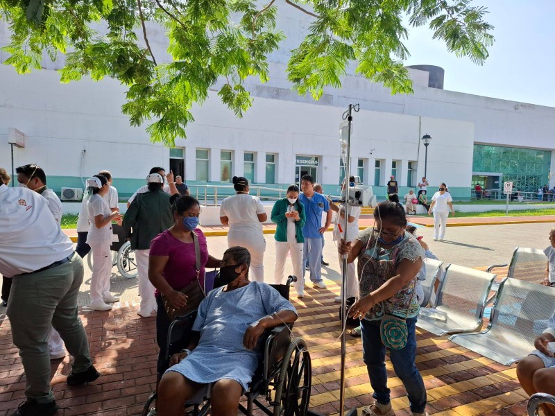 Evacúan Hospital General de Boca del Río por fuga de gas