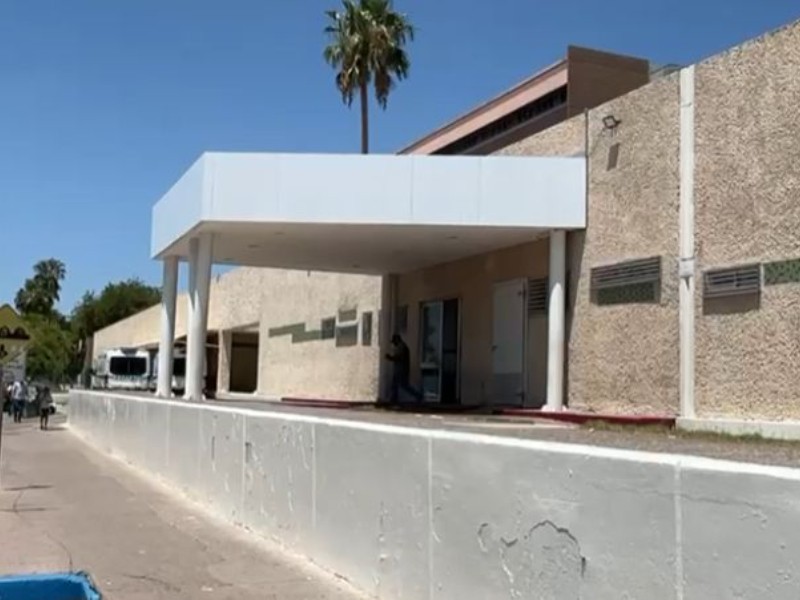 Evacúan IMSS de Obregón por reporte de fuga de gas