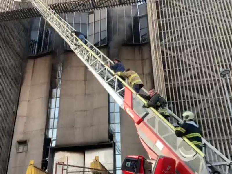 Evalúa el Metro con CFE restablecimiento del servicio tras incendio