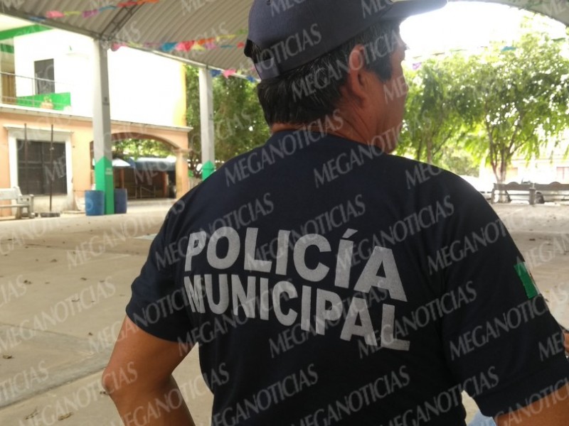 Evalúan a policías municipales de Santa María Xadani