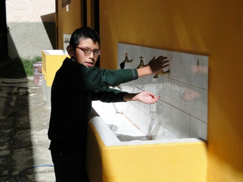 Evalúan adecuaciones en escuelas para clases presenciales en Zihuatanejo