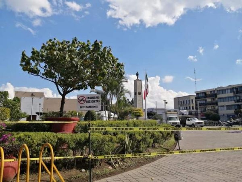 Evaluarán fututo de estacionamiento frente palacio de gobierno