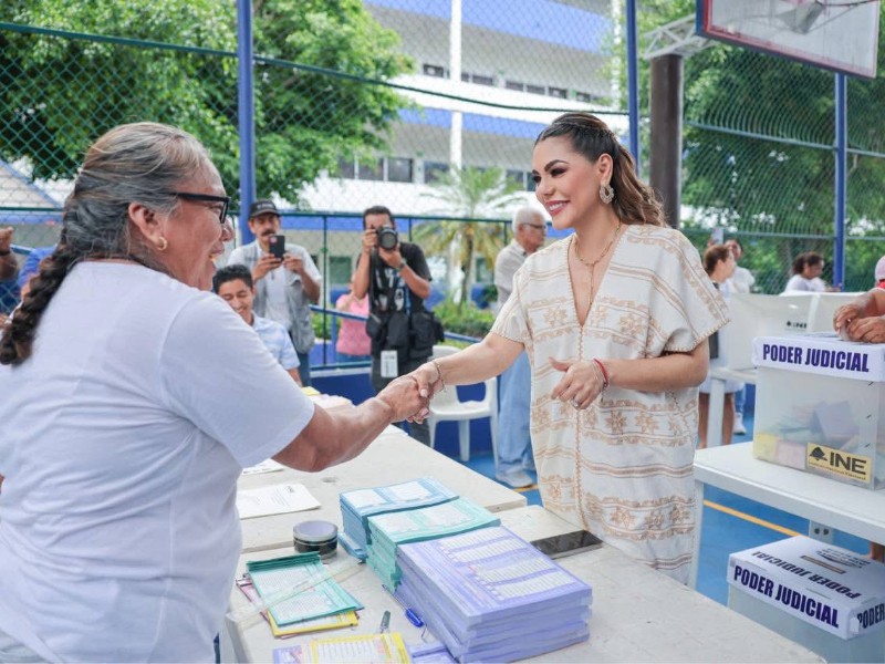 Evelyn Salgado ejerce voto en jornada del Poder  judicial