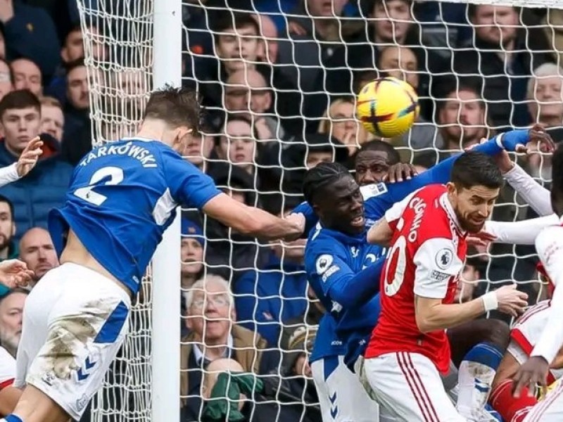 Everton sorprendió al Arsenal venciéndolo 1-0