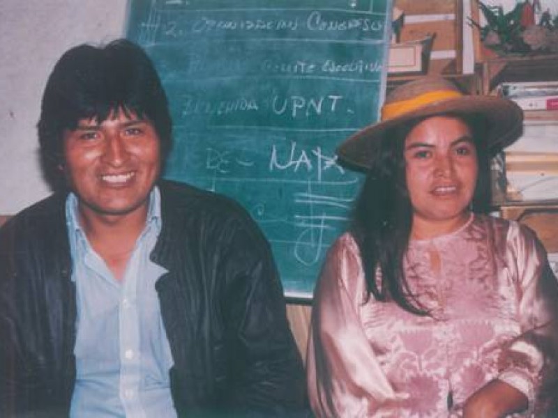 Evo Morales y una activista queretana