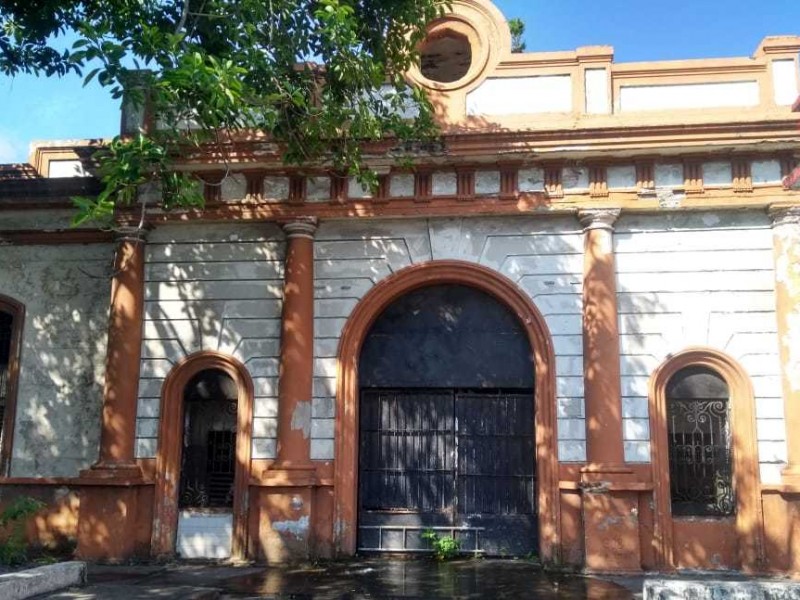Ex Penal de Allende podría transformarse en Facultad de Artes.