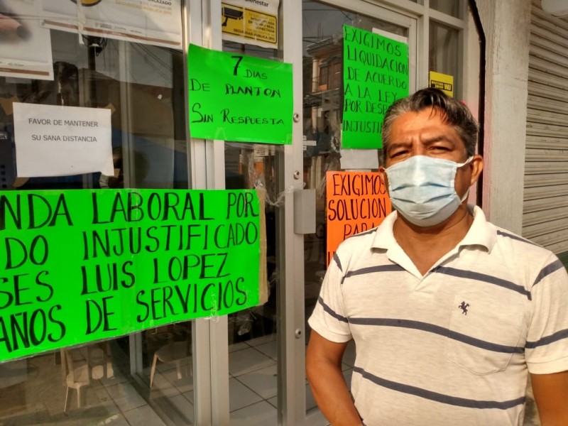 Ex trabajador de Banco Bienestar cumple 9 días de protesta