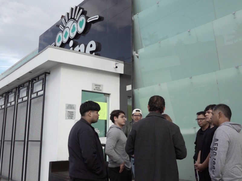 Ex trabajadores del Casino Emine se manifestaron en el lugar