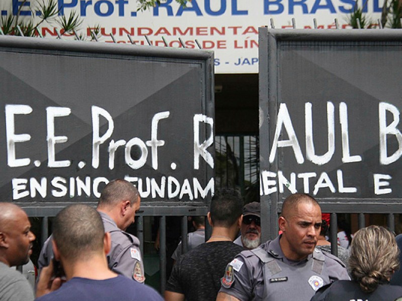 Exalumnos realizan matanza en colegio de Brasil