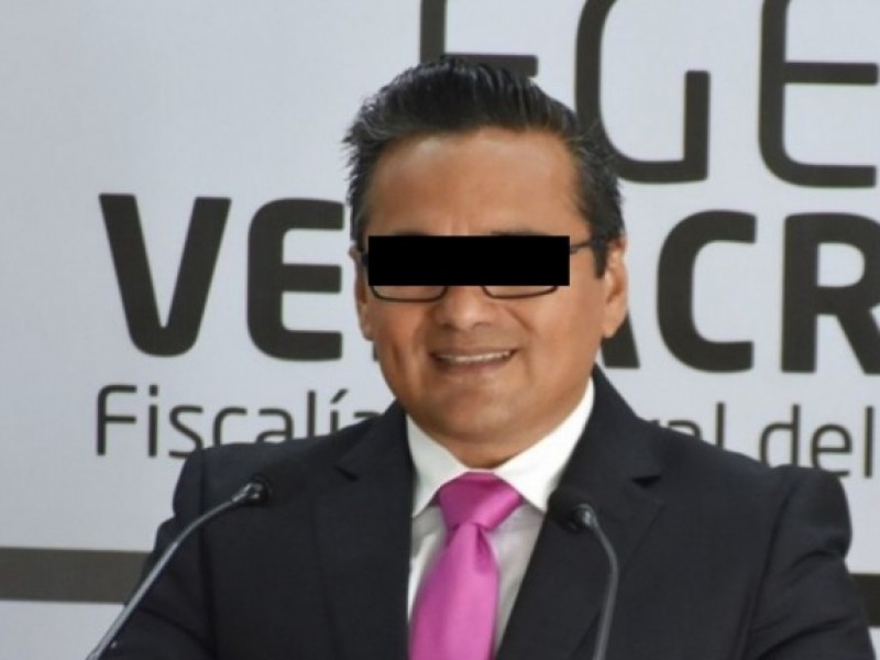 Exfiscal de Veracruz podría permanecer 50 años en prisión