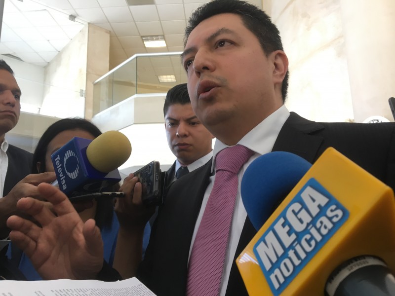 Exfiscal denuncia a funcionarios por proceso irregular