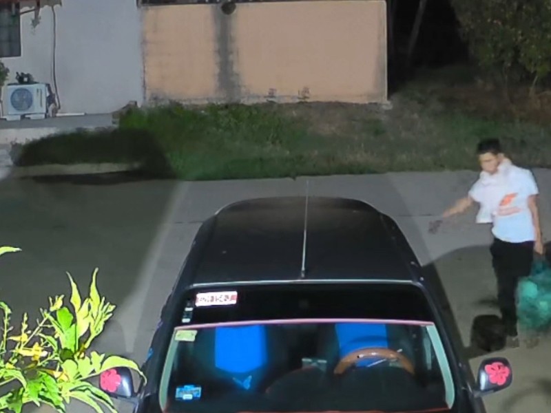 Exhiben a presunto ladrón en Fraccionamiento Flamingos Ixtapa