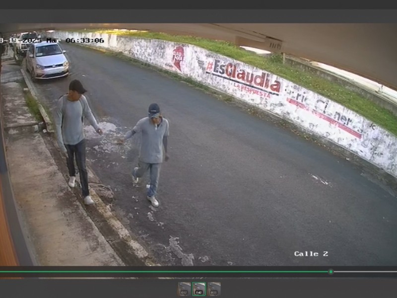 Exhiben a un par de ladrones en la colonia Ferrocarrilera