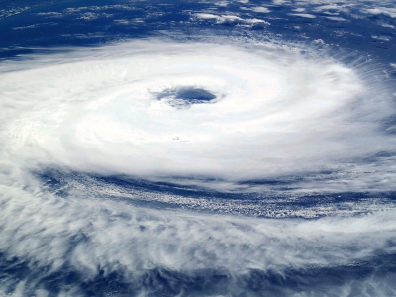 Exhortan a extremar precauciones por huracanes