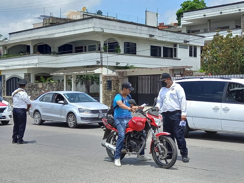 Exhortan a tuxpeños a usar casco y cinturón de seguridad