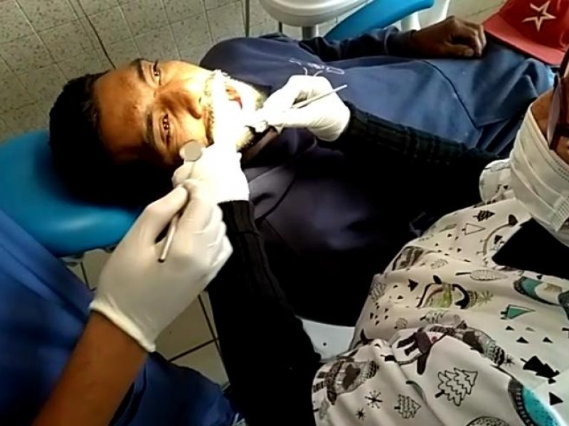 Exhortan odontòlogos al cuidado dental