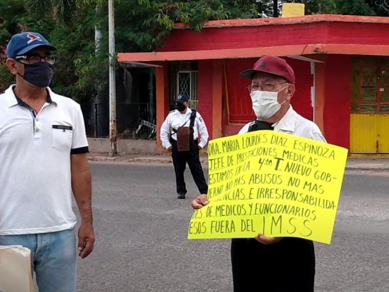 Exige Don Cruz atención oncológica urgente para su esposa Bertha