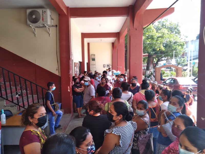 Exigen a maestros clases presenciales en San Blas Atempa