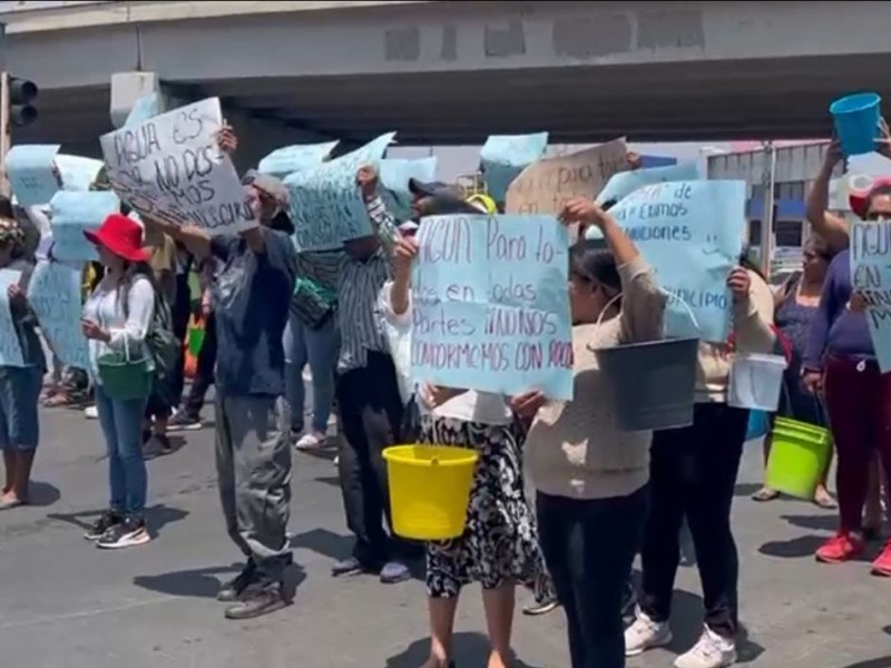 Exigen agua potable; antorcha campesina realiza protesta relámpago