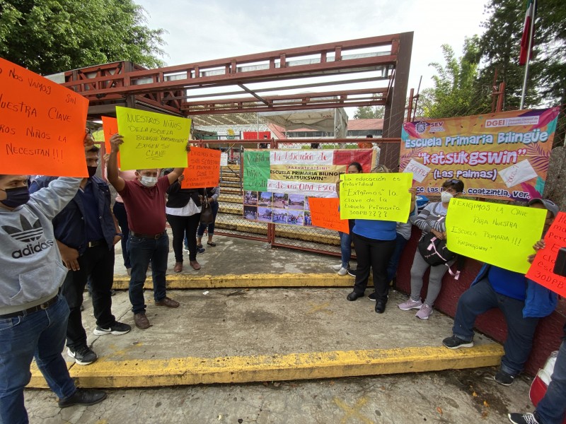 Exigen claves para escuelas indígenas de Coatzintla