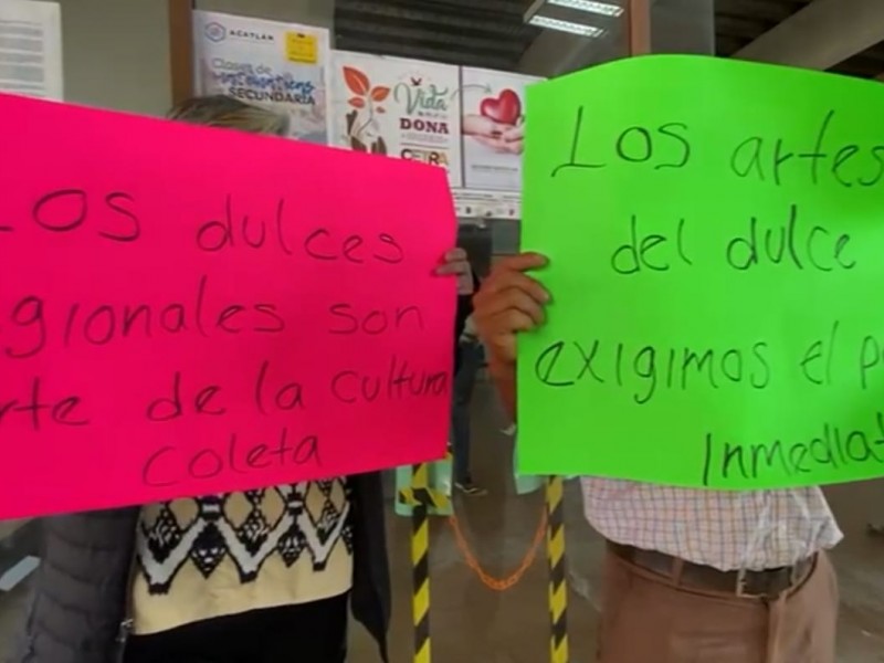 Exigen comerciantes de San Cristóbal indemnización tras desalojo
