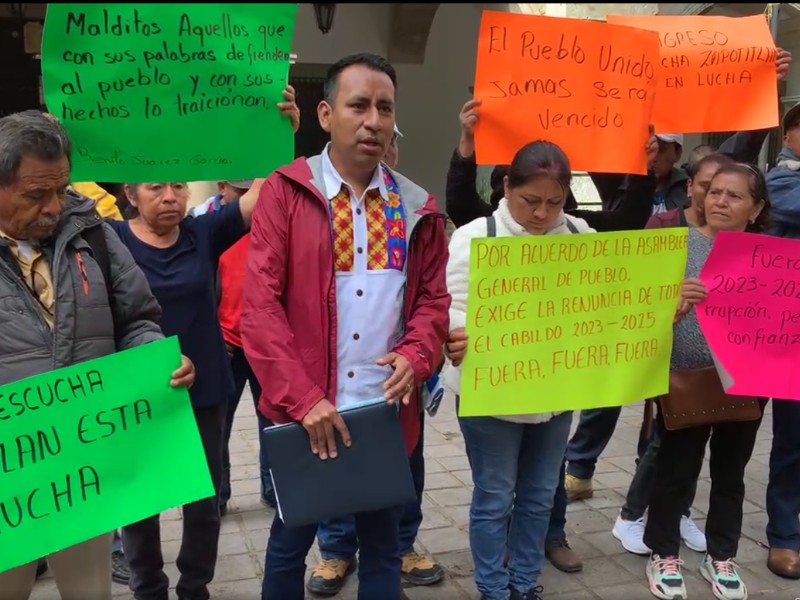 Exigen desaparición de poderes en Zapotitlán Palmas