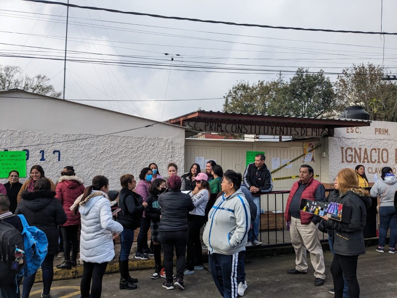 Exigen destitución de directora en escuela de Xalapa