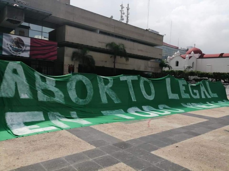 Exigen grupos feministas despenalización del aborto