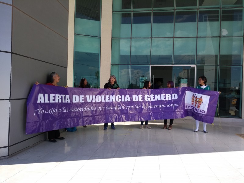 Exigen justicia ante feminicidios en La Laguna