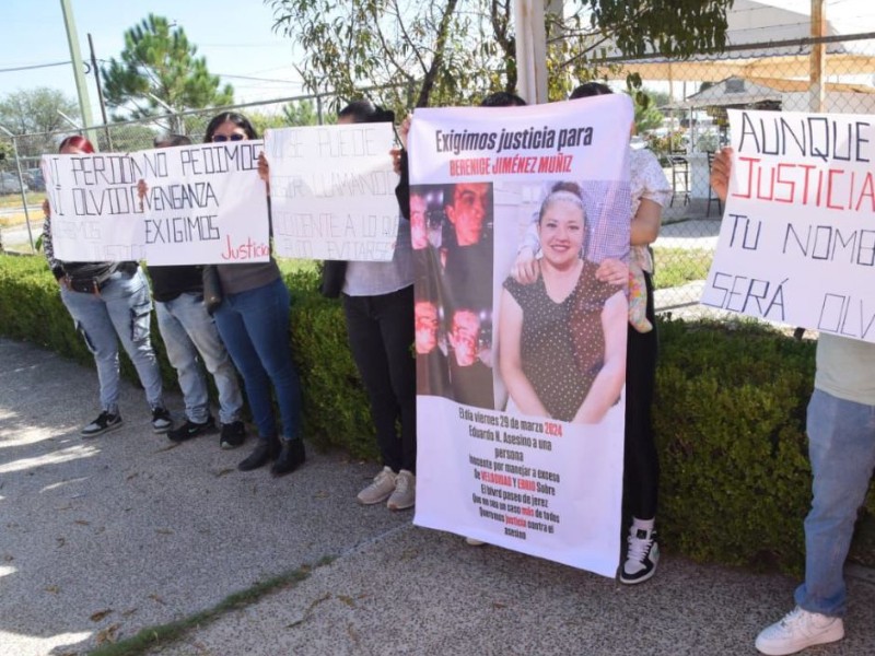 Exigen justicia familiares de Berenice, quien muriera atropellada hace un año