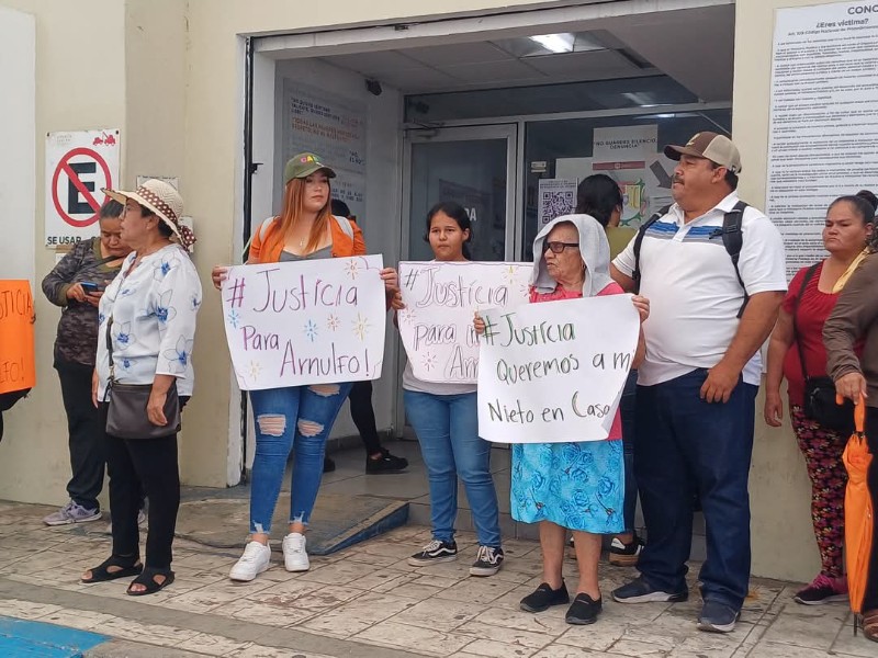 Exigen justicia para joven detenido tras accidente en carretera