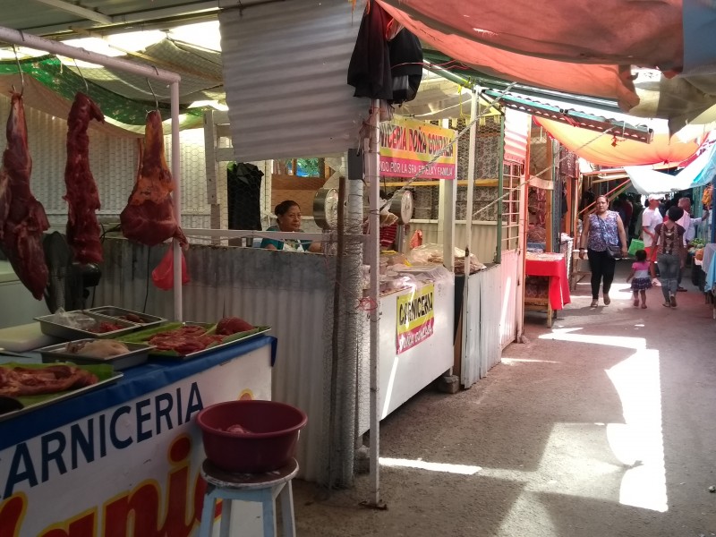 Exigen locatarios entrega del mercado Ignacio Zaragoza