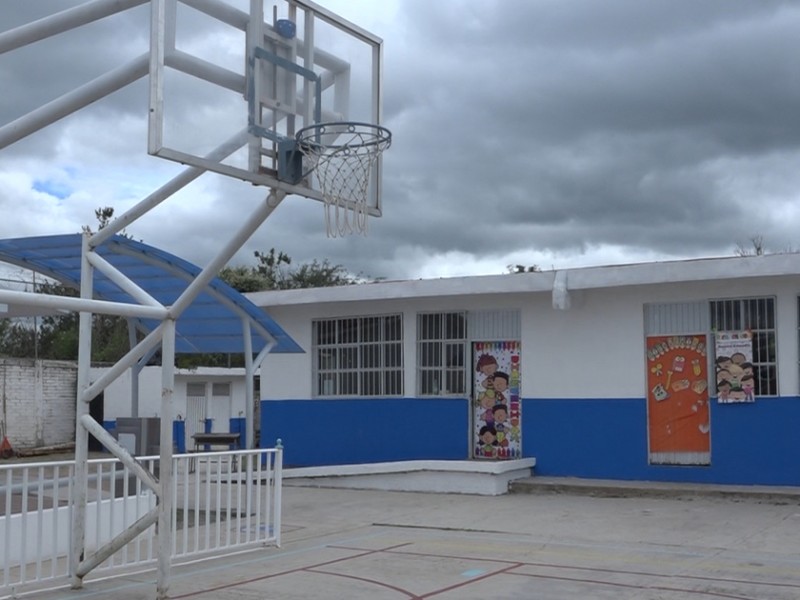 Exigen padres de familia mayor vigilancia en escuelas