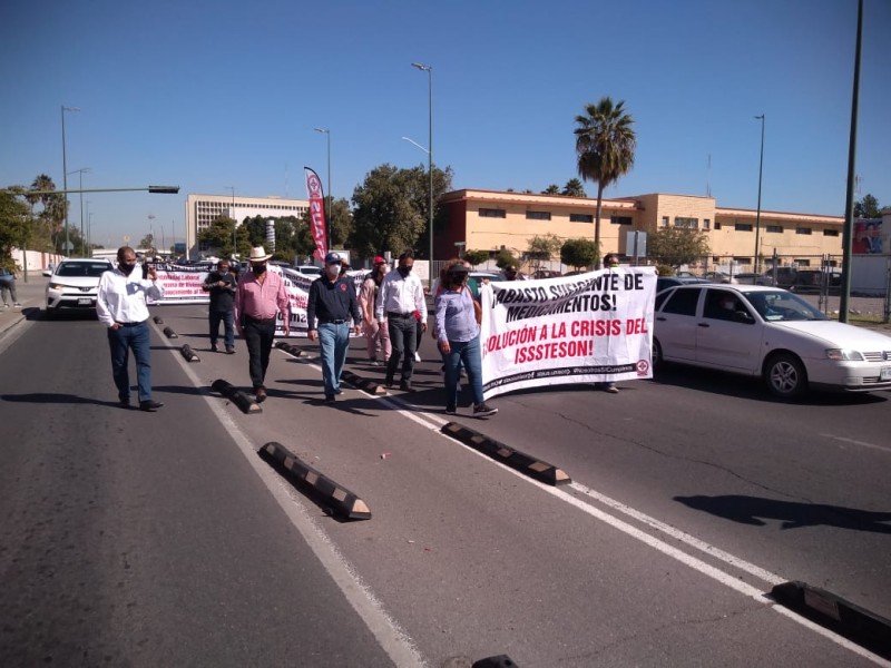 Exigen que pensiones y afores no se coticen en UMA