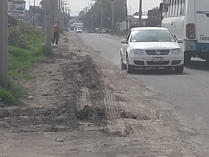 Exigen reparar avenida Las Partidas en Toluca