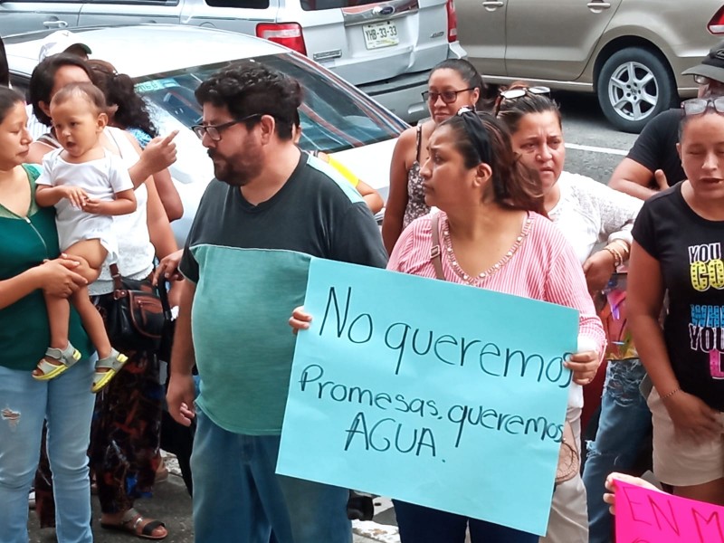 Exigen solución a problemas de agua potable en Petropolis