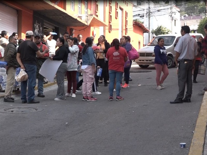 Exigieron destitución de subdirectora en primaria Venustiano Carranza en Xonacatlán