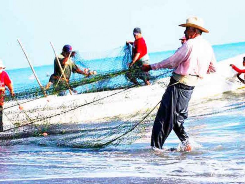 Experto exhorta a productores a practicar una pesca sustentable