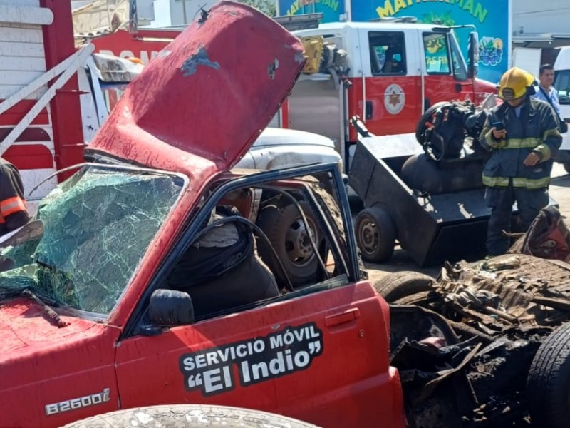 Explosión de compresor causa alarma en Abastos