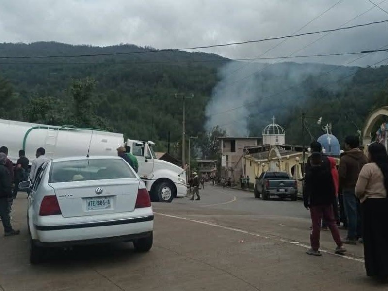 Explosión de pipa provocó daños en 12 viviendas de Soledad Atzompa