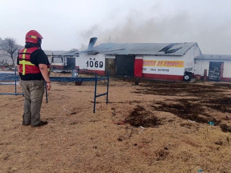 Explosión de polvorín en San Mateo Tlachichilpan no deja lesionados.