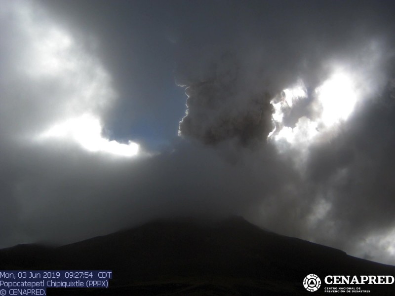 Explosión del Popocatépetl generó columna eruptiva