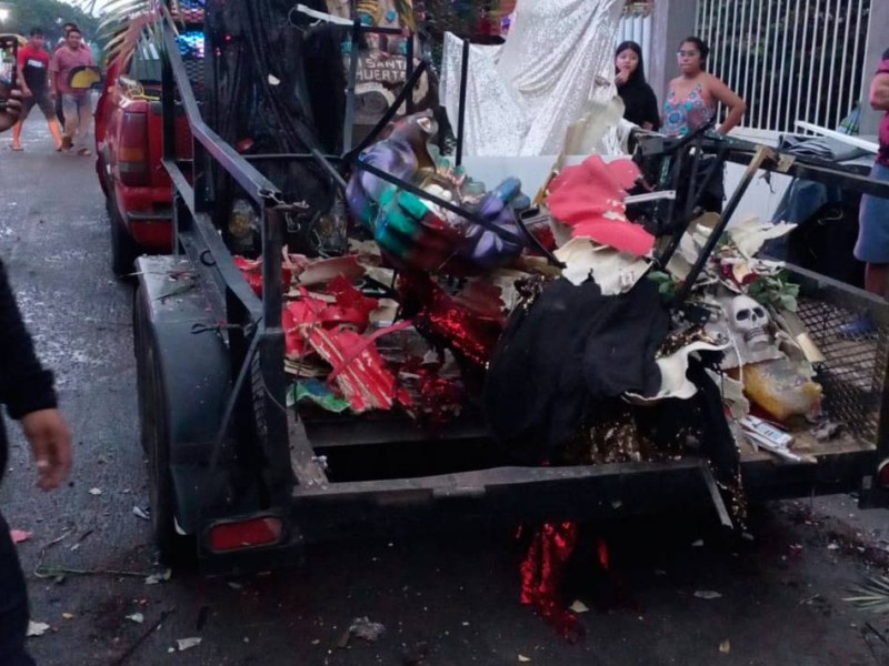 Explosión durante procesión deja dos lesionados en Catemaco, Veracruz