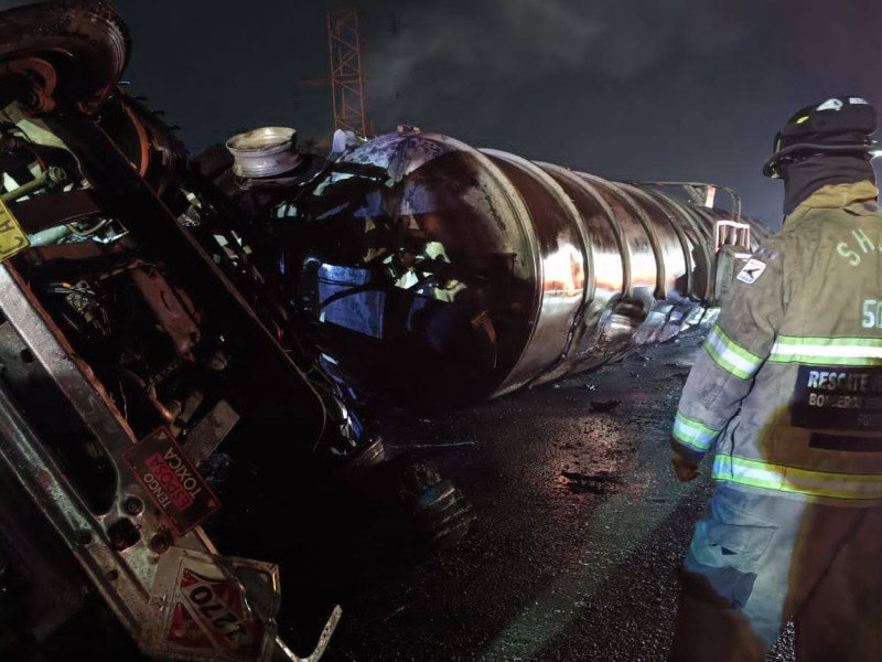 Explosión e incendio en la autopista Orizaba-Puebla