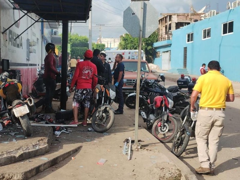 Explosión en taller de motos, deja joven lesionado en Mazatlán