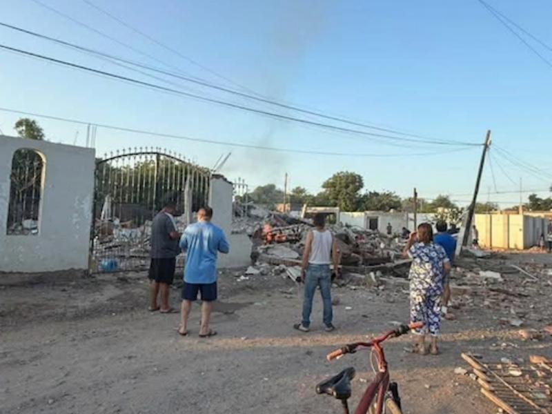 Explosión destruye vivienda en Valle Bonito; muere pareja de adultos mayores