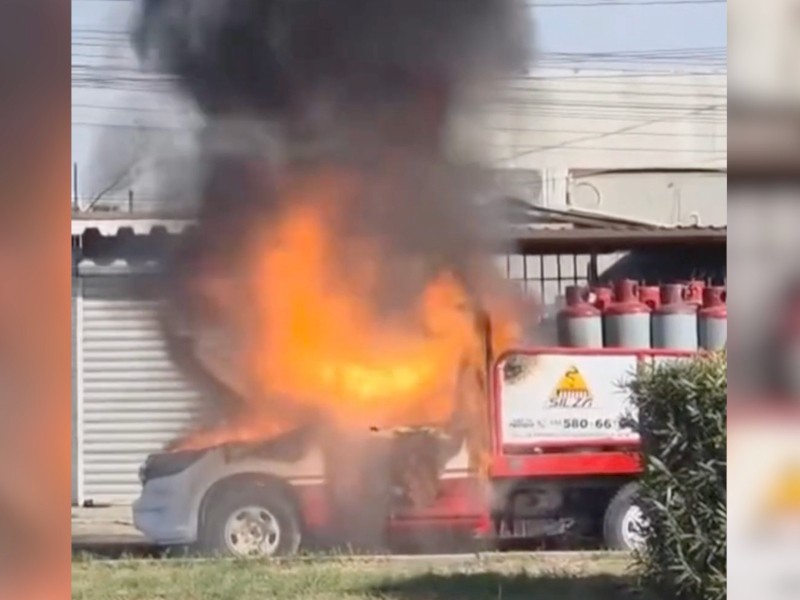 Explota camión repartidor de gas en Mexicali