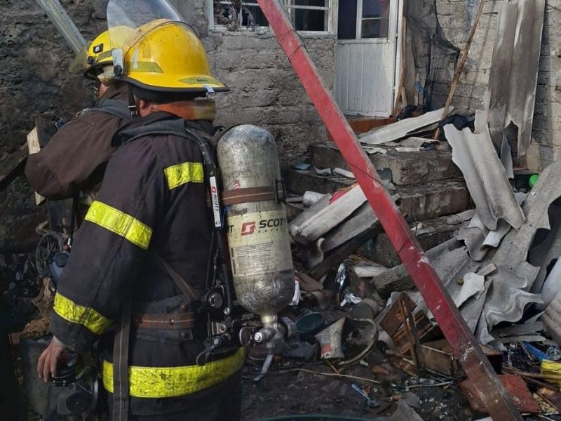 Explota pirotecnia almacenada en casa  en Pedro Escobedo