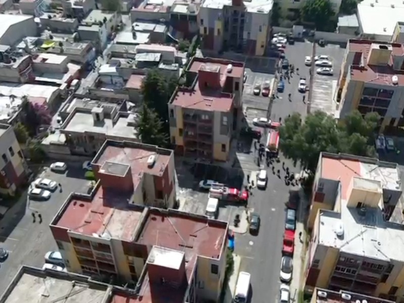 Explota tanque de gas en casa de Tlalnepantla